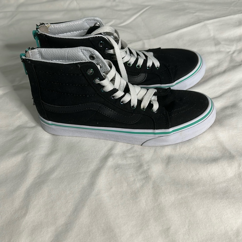 Black skateboard Vans Size 5W LIKE NEW!!!